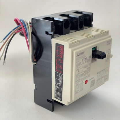 NV30-CS 3P 5A 100mA AL AX-1LS