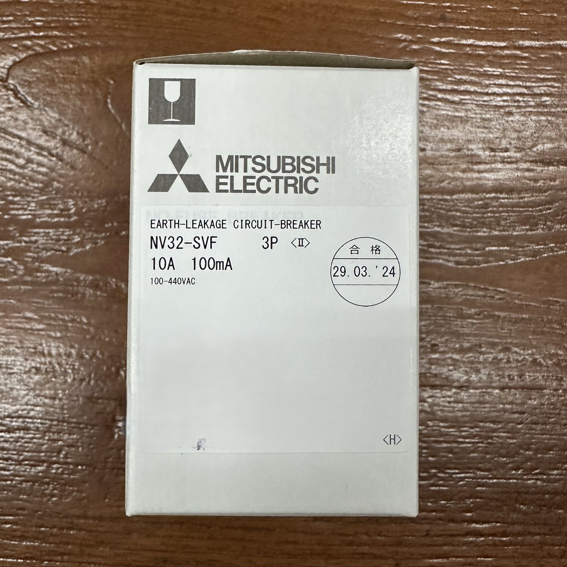 NV32-SVF 3P 10A 100mA