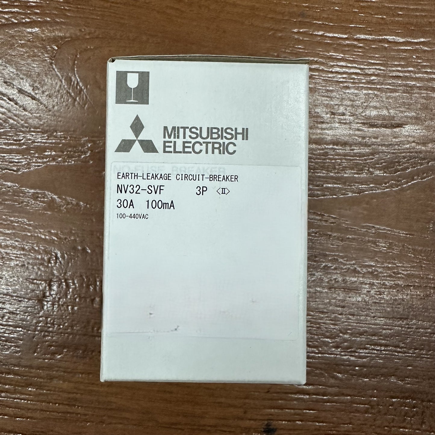NV32-SVF 3P 30A 100mA